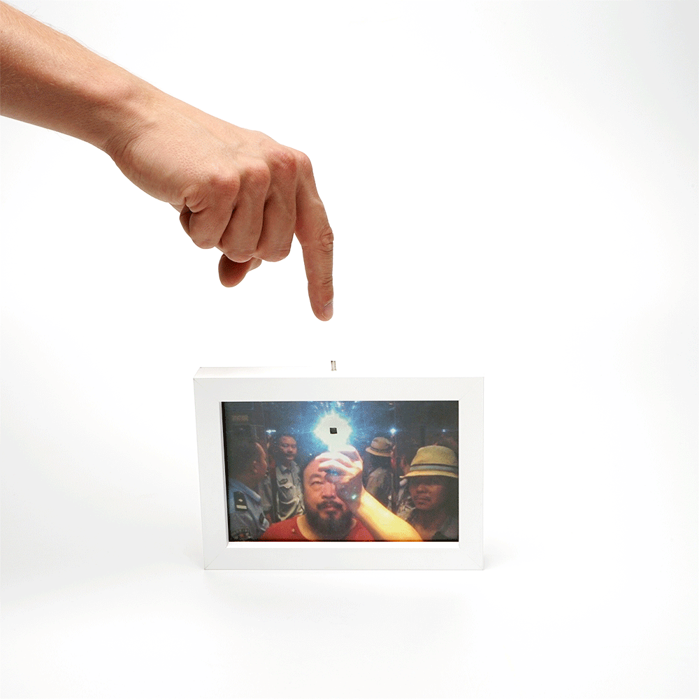 Sebastian Jung β Artist β Flash Frame